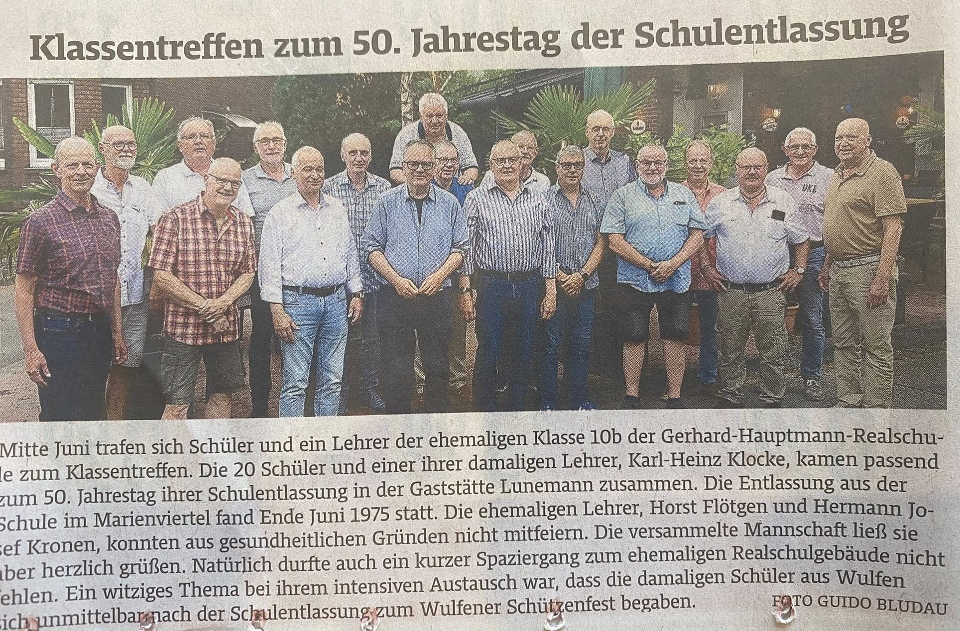 Zeitungsartikel: Klassentreffen der Klasse 10b zum 50. Jubiläum